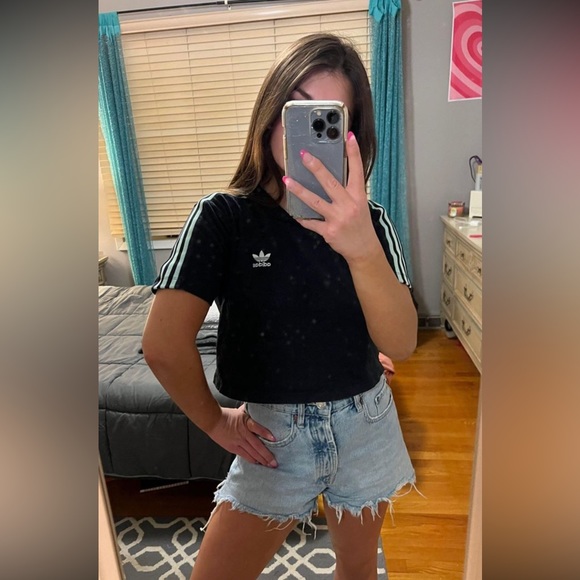 Adidas T-Shirt - Picture 1 of 5